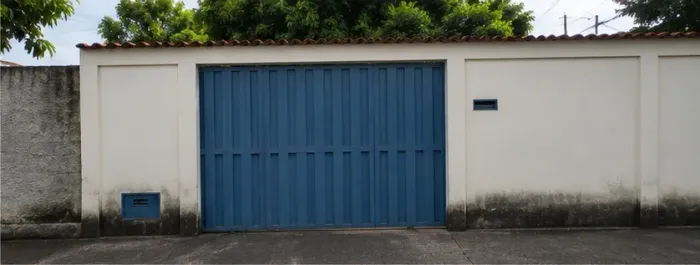 Vende-se imóvel com lote de 400m2