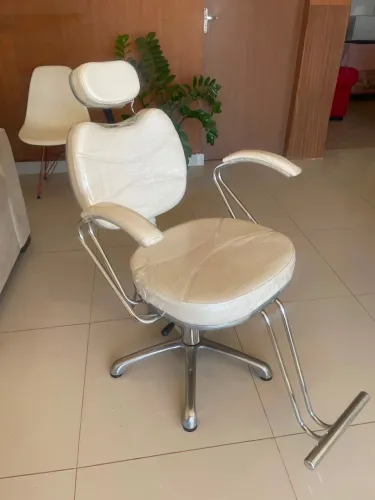 Cadeira reclinável para maquiagens e penteados