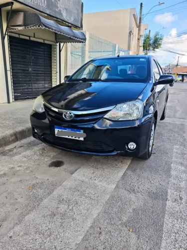 Toyota Etios XS Sedan 1.5 Flex 16V 4P Mec. 2013