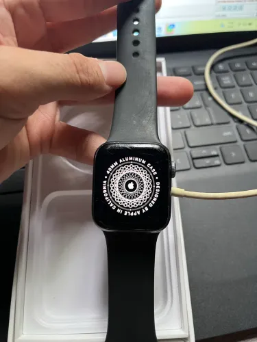 Apple Watch Series 4 40mm - Usado em boas condições
