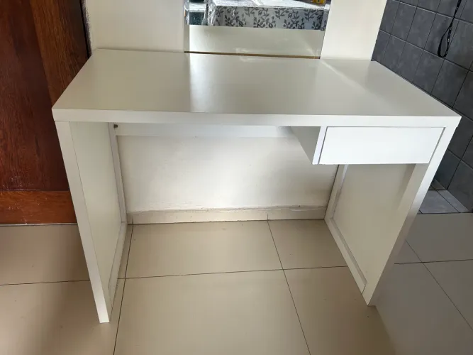 escrivaninha com gaveta pequena 