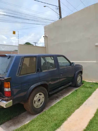 Nissan Pathfinder XE 4X4 1994