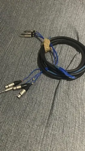 Cabo 3 Xlr Fêmea + 1 P10 (ponta 1) E 4 P10 (ponta 2)