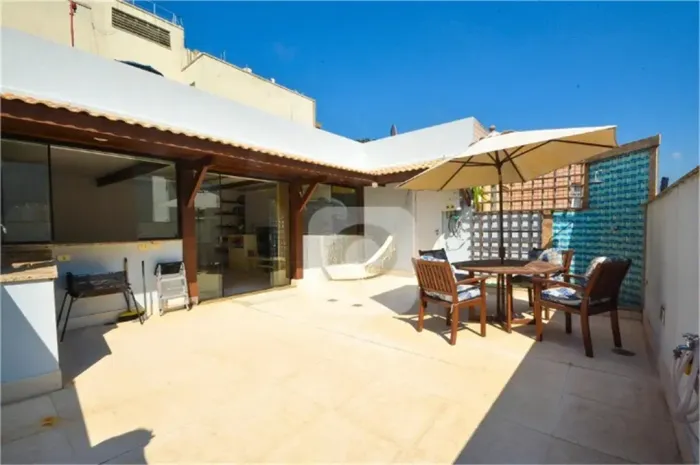 Patrimovel vende cobertura duplex com 3 suites e terraço com vista espetacular do Cristo
