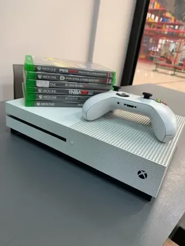 Xbox One s com garantia e jogo brinde / sucesso aqui