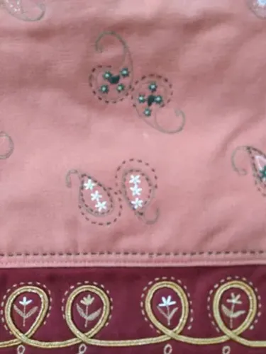 Bolsa de ombro bordada