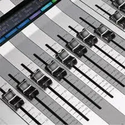 Mesa de som Digital Yamaha TF5 com 48 Canais 