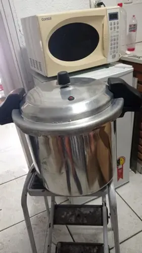 Panela de Pressão Industrial 20 litros pouco usada Profissional