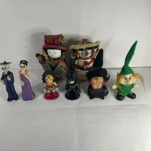 Lote Bonecos chineses, Caveiras Mexicanas, Heróis, Doende, Bruxa