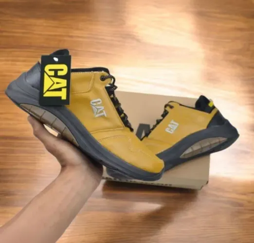 Bota Cat