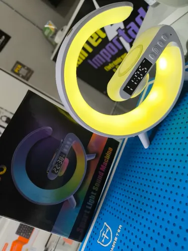 Caixa de som Bluetooth luminária RGB com indução