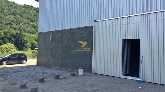 Galpão com apartamento para locação - São João do Rio Vermelho, Florianópolis/SC