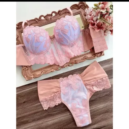 Lingerie de renda Luxo ?