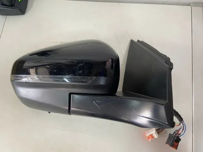 Retrovisor Peugeot 3008 c/ seta elétrico/retrátil (direito)
