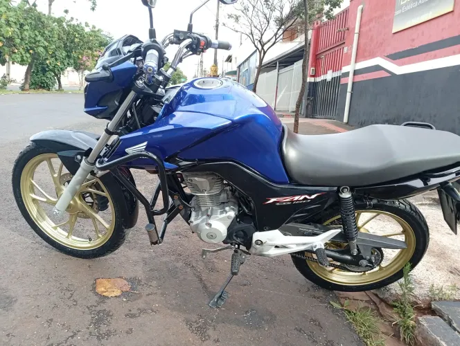 Moto muito concervada