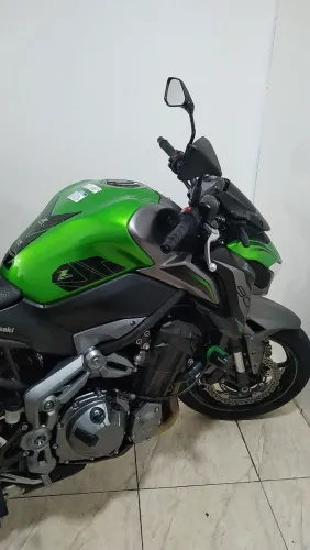 Moto 4 cilindros e uma ? ? para pessoas exigentes 