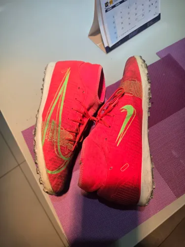Mercurial nike 44 chuteira society