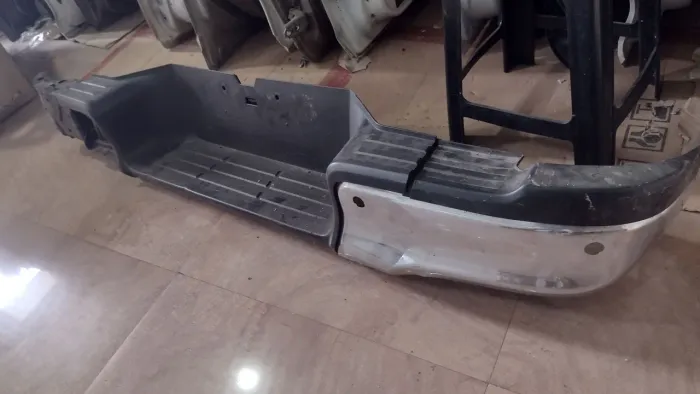 Para choque traseiro Hilux 16 24