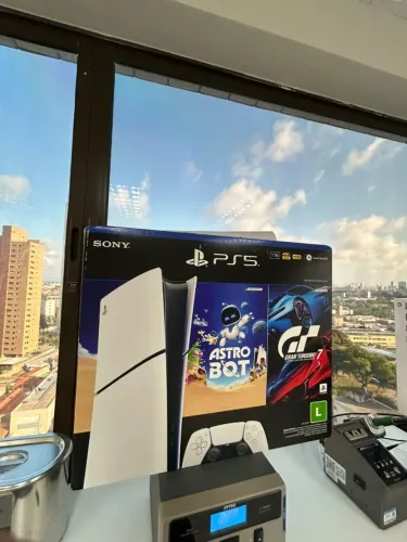 PS5 Slim Digital Lacrado + NF  + Jogo Astro Bot  + Jogo Gran Turismo 7 - Última peça.