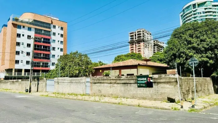 Casa comercial à venda no Noivos, Teresina Espaço e Localização Estratégica