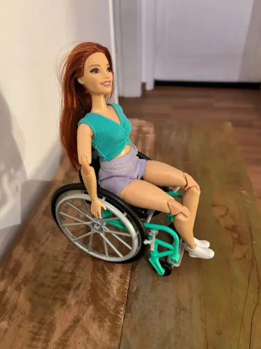 Barbie na Cadeira de Rodas - Made To Move!