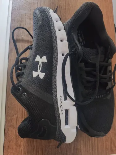 Tênis de corrida masculino under armour 