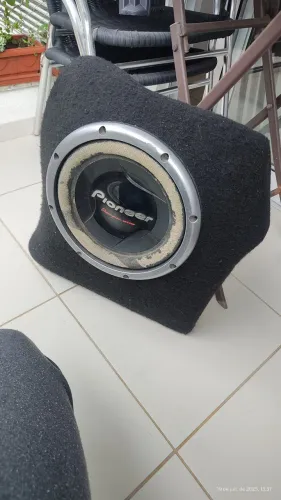 Caixa lateral com Subwoofer Pioneer Champion (cara preta)