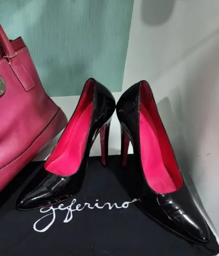 Scarpin verniz preto Zefferino sola Pink