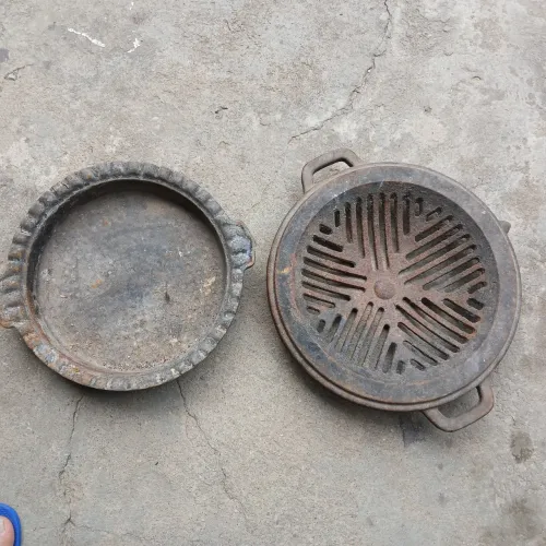 Vendo essa churrasqueira em ferro fundido bem antiga