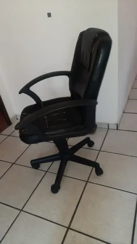 Cadeira de escritorio rotativa executiva