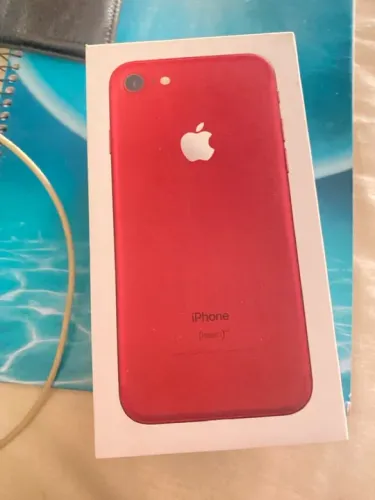 Vendo caixa de iPhone 7 red 128 g 