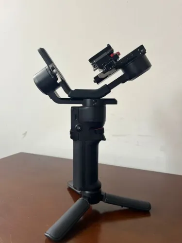 DJI RS3 Mini - Estabilização Profissional em Tamanho Compacto