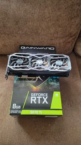 Placa de Vídeo GPU 3070ti Gainward