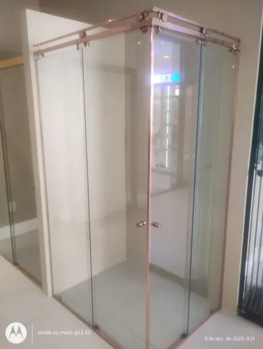Box elegânce incolor mais qualidade pra seu banheiro 