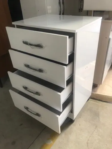 Cômoda com 4 Gavetas / NOVO / ENTREGAMOS 