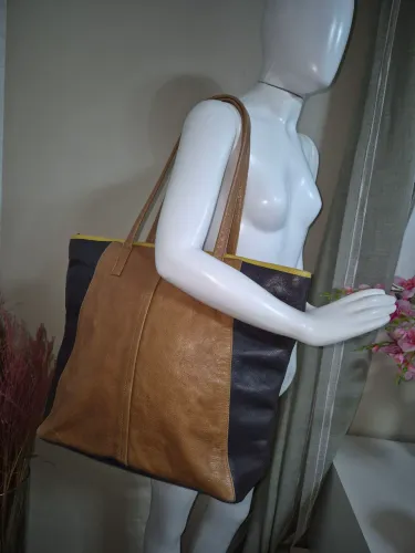 Vendo bolsa em couro arezzo