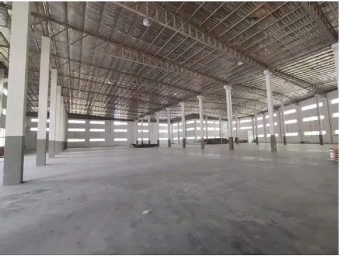 Galpão 1.900m² c/ Docas e Patio em Condominio c/ Habit-se e AVCB no Distrito II