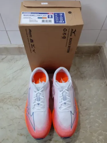Tênis De Corrida Mizuno Wave Rebellion Flash Importado Novo Laranja Branco 42