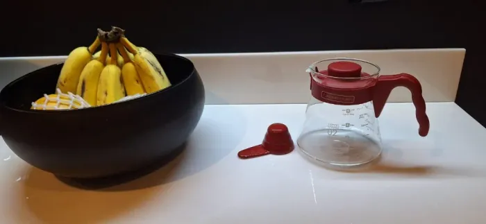 Jarra Hario V60 02 - Vidro Borossilicato com Tampa | 700ml | Elegância e Precisão