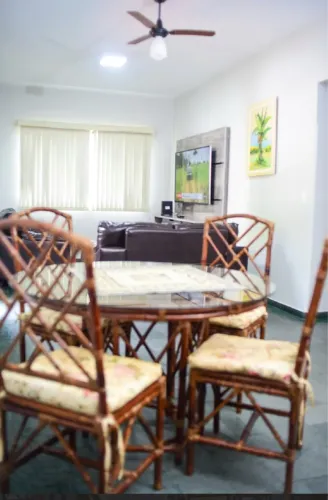 Apartamento completo e mobiliado - 3 quartos (1 suíte) - Praia das Toninhas, Ubatuba