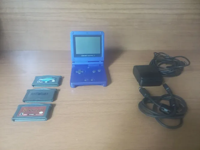 Game Boy Advance SP Azul + 3 jogos 