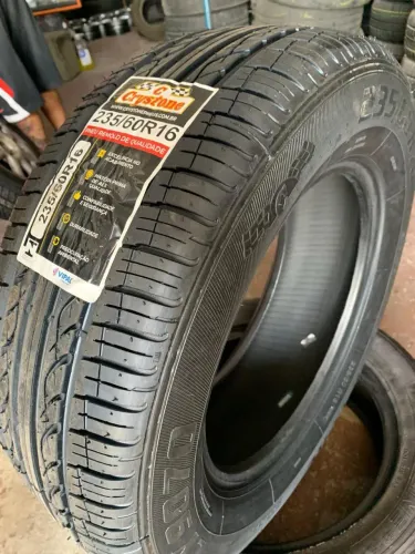 Pneu 235/60 R16 remolde Crystone 