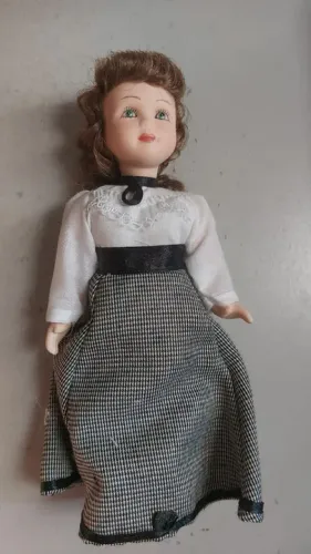 boneca de porcelana de época