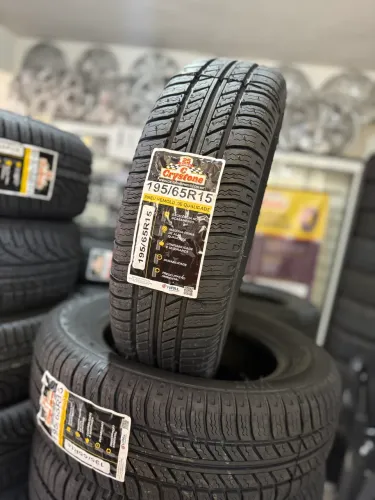 Pneus 195/65R15 Crystone Borracha Vipal 