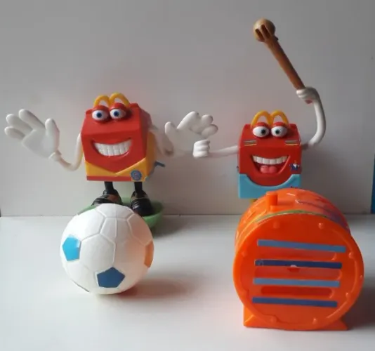 2 Bonecos Copa do Mundo 2022 McDonald's (usado)