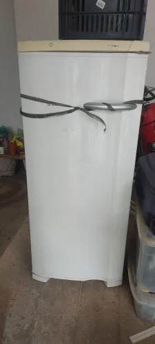 Freezer eletrolux em vertical