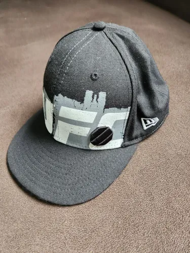 Boné New Era UFC Preto