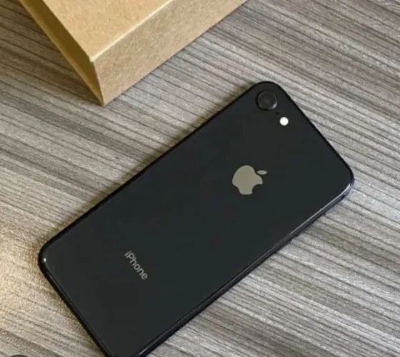 iPhone 8 cor: Preto / 64GB