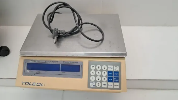VENDO BALANÇA COMERCIAL TOLEDO USADA, IDEAL PARA COMÉRCIO