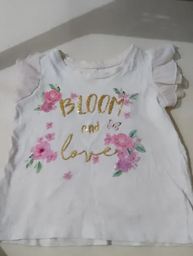 Calça e blusas infantil